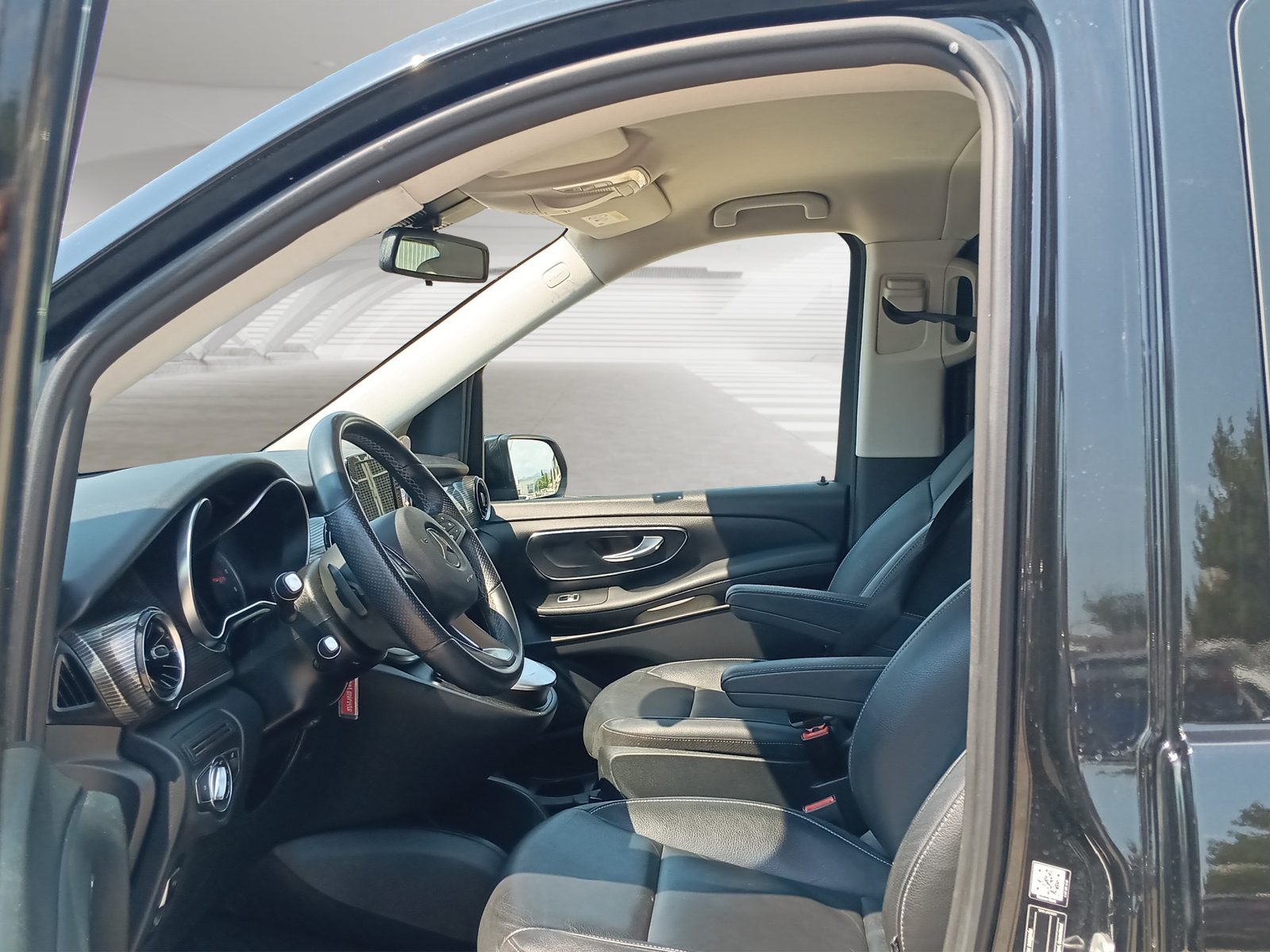 2023 Mercedes-Benz V-klasa — fotografija 9