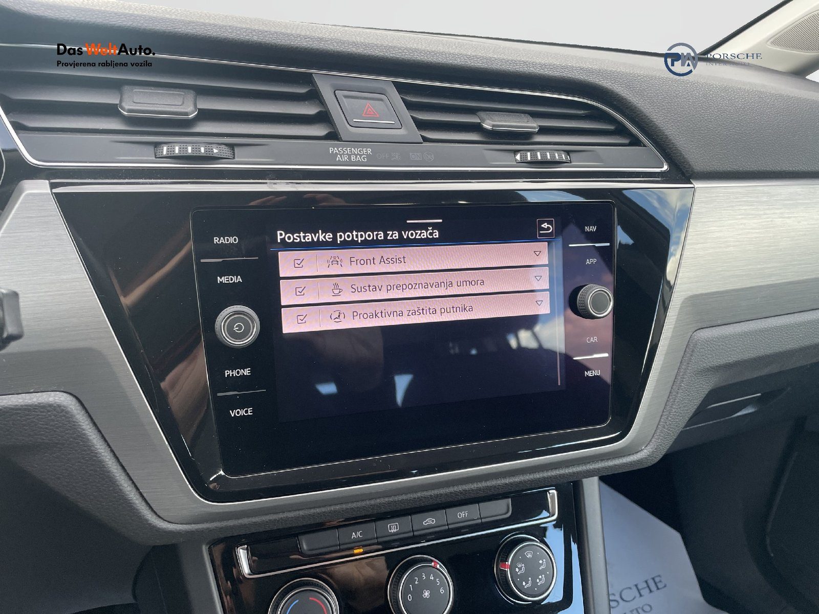 2021 Volkswagen Touran — fotografija 17