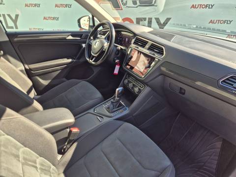 2018 Volkswagen Tiguan R-Line — sličica 18