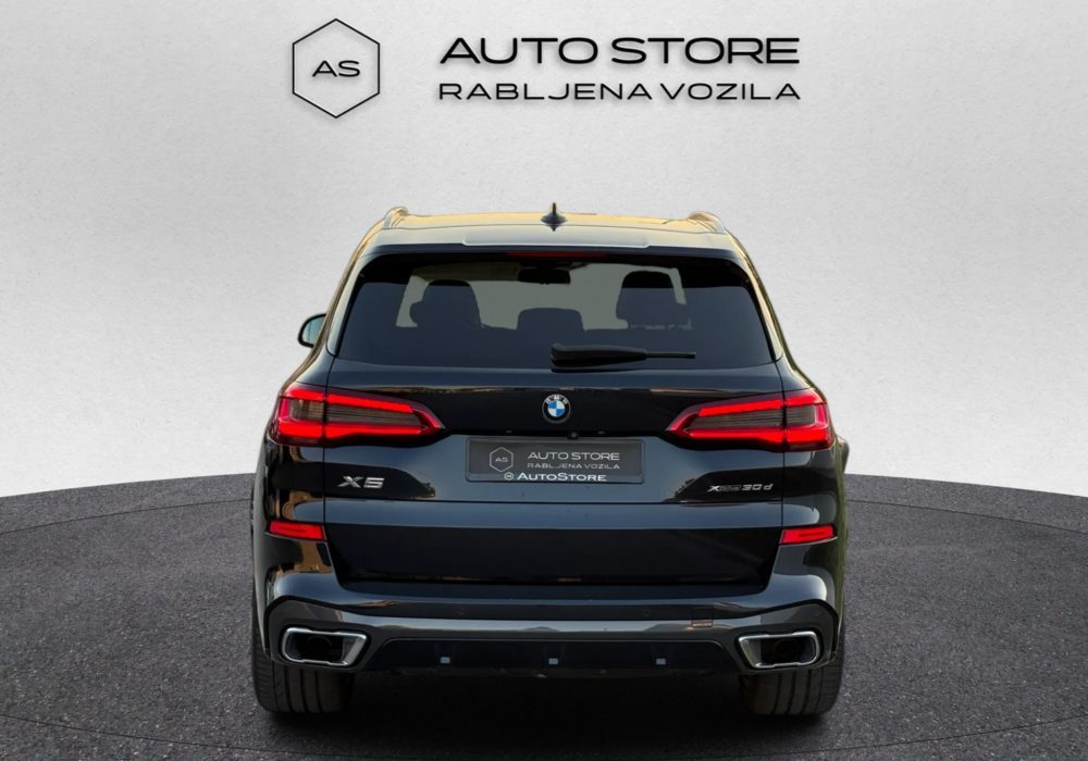 2019 BMW X5 M Sport — fotografija 8