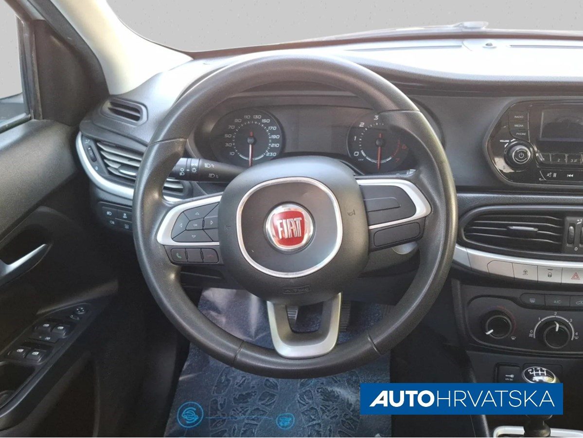 2017 Fiat Tipo — fotografija 11