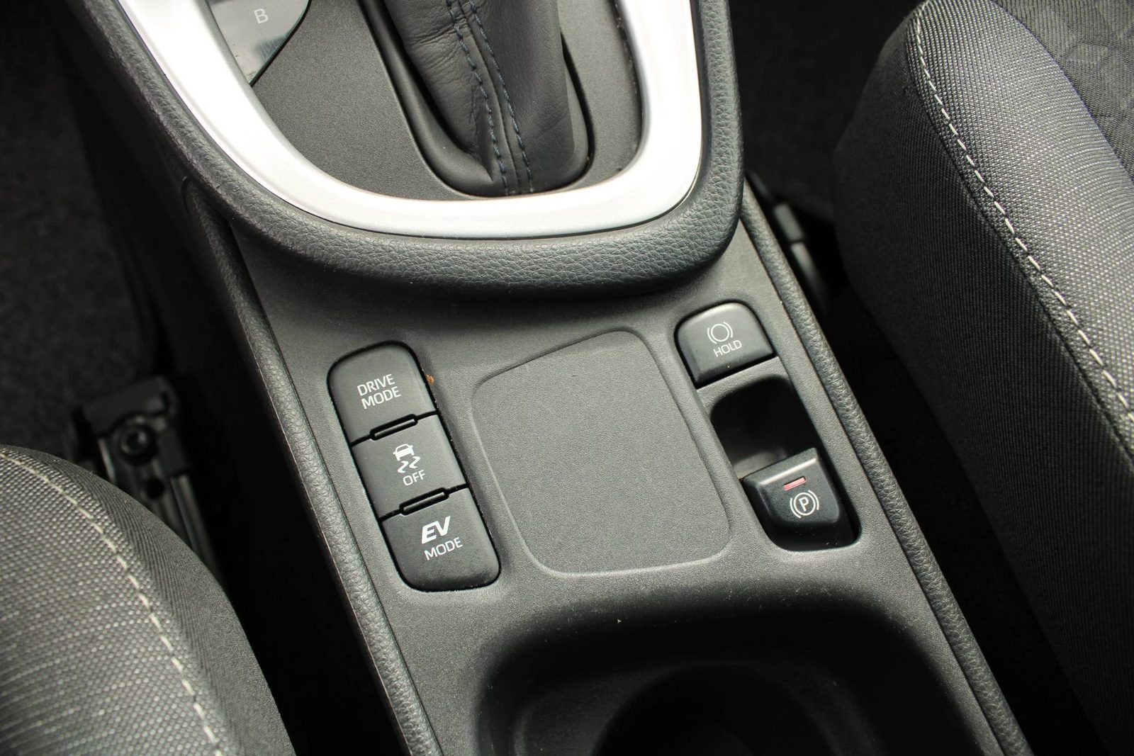 2024 Toyota Yaris — fotografija 17