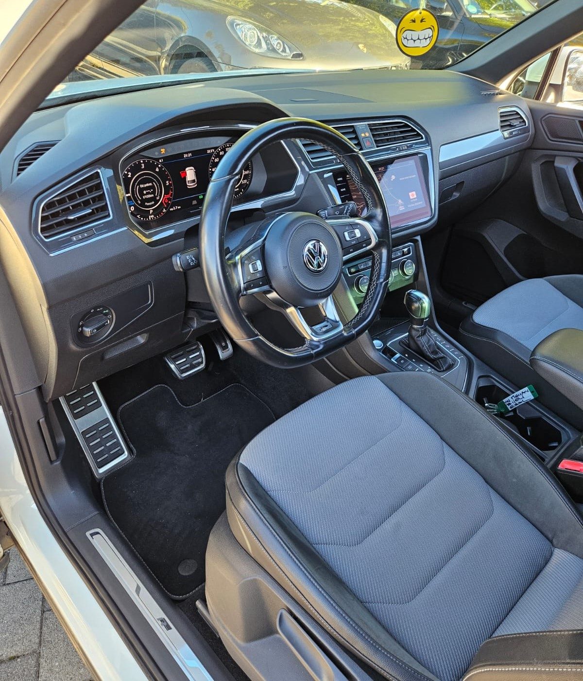 2018 Volkswagen Tiguan R-Line — fotografija 11