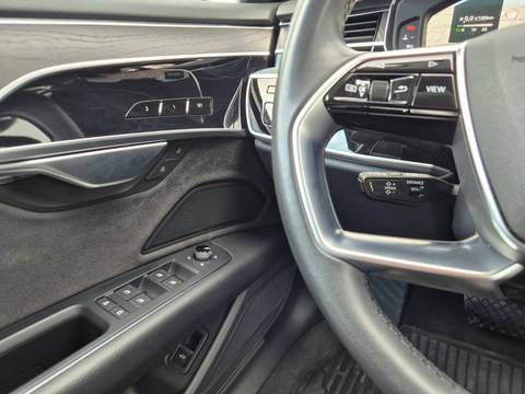 2023 Audi A8 — sličica 23