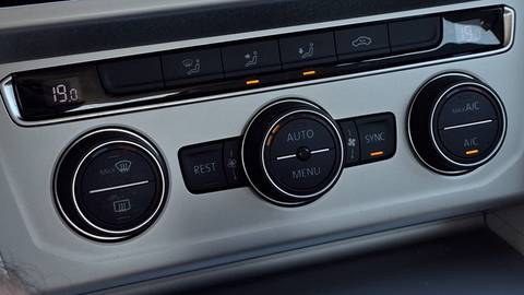 2019 Volkswagen Passat — sličica 13