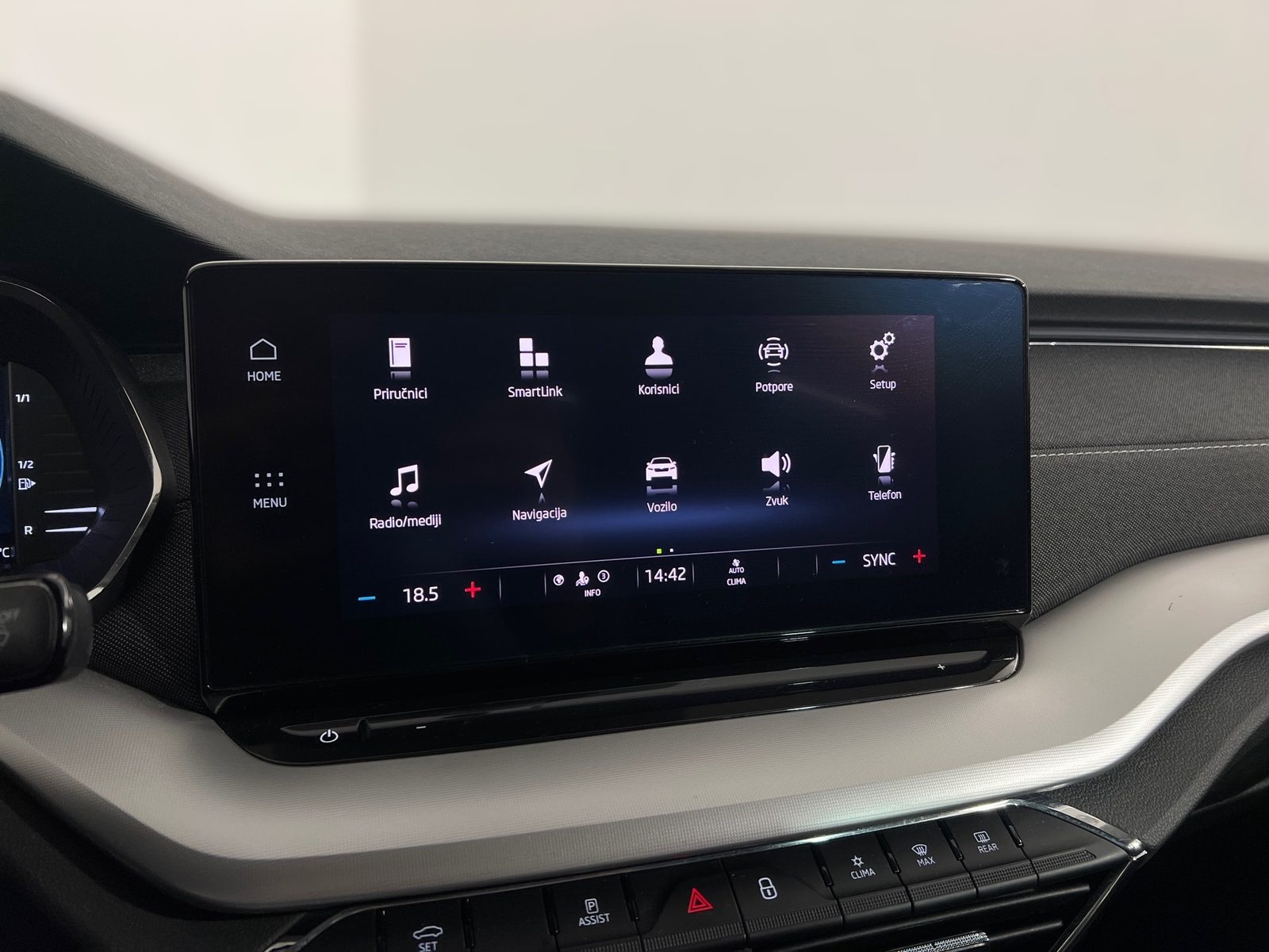 2023 Škoda Octavia — fotografija 18