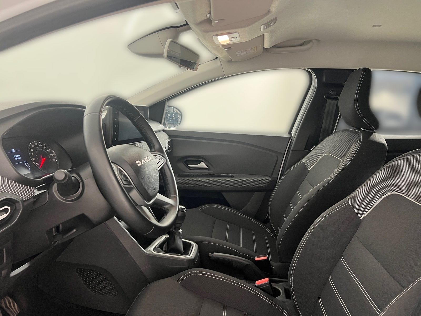 2023 Dacia Sandero — fotografija 13