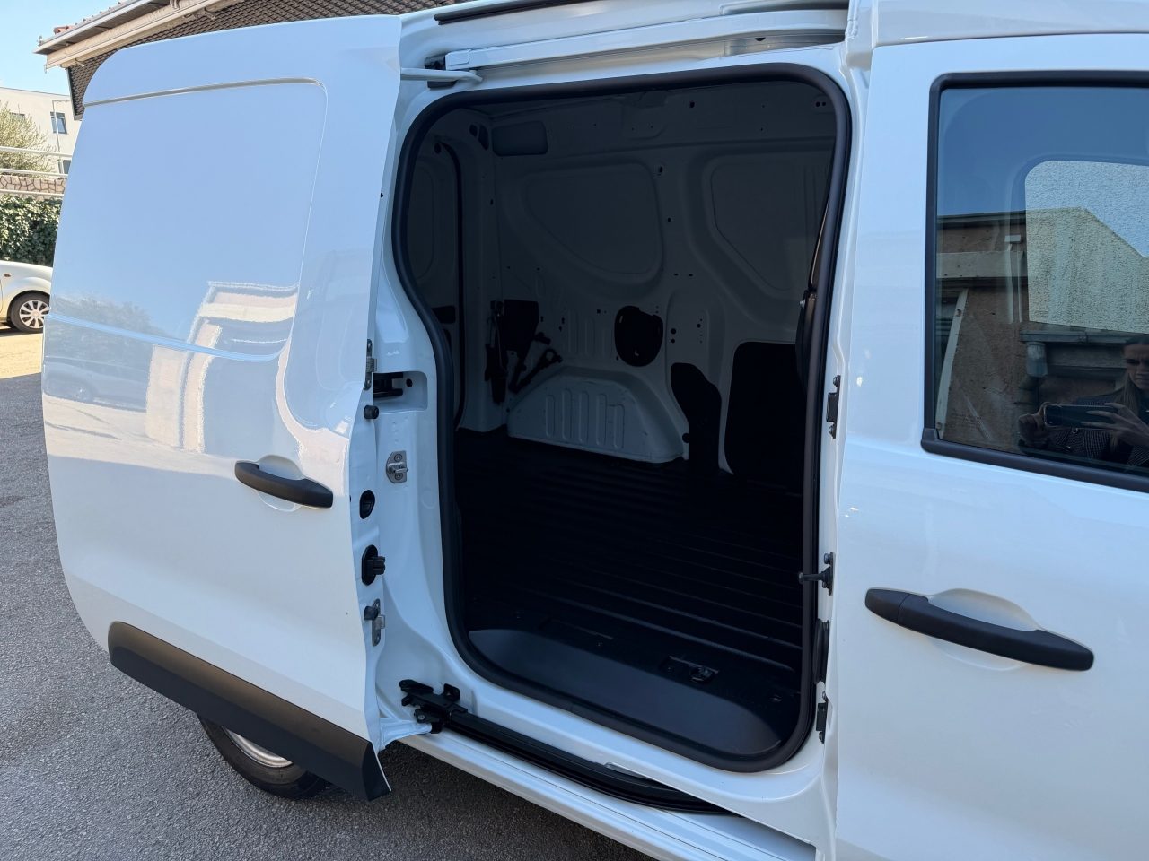 2022 Renault Express — fotografija 12