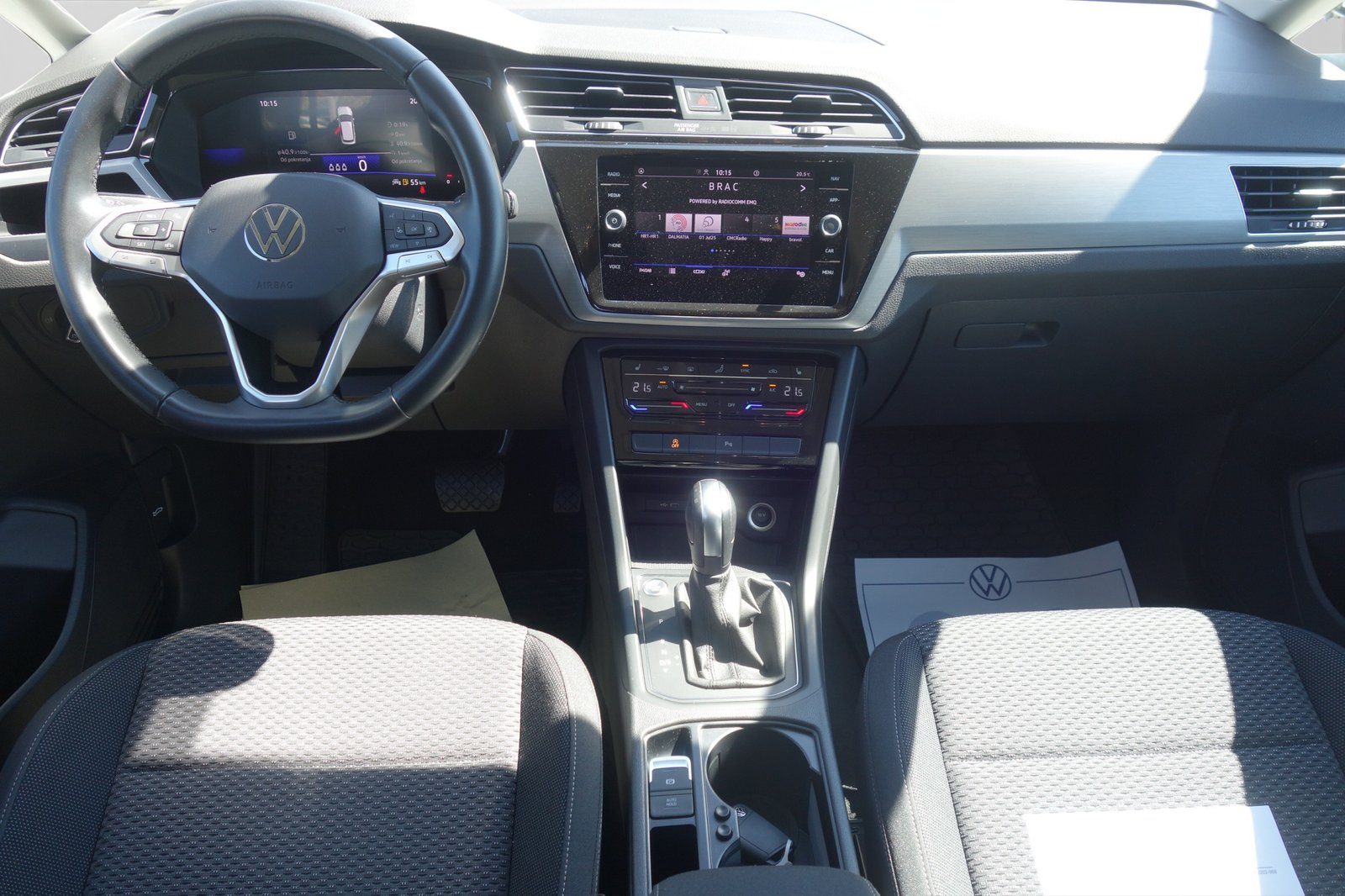 2023 Volkswagen Touran R-Line — fotografija 9