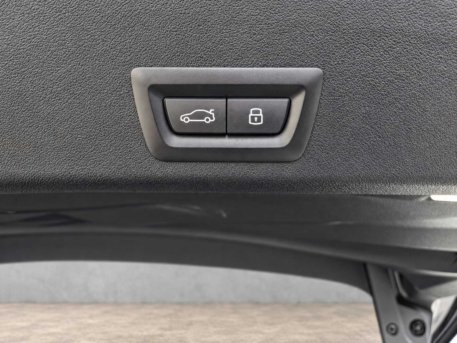 2023 BMW X7 — fotografija 25