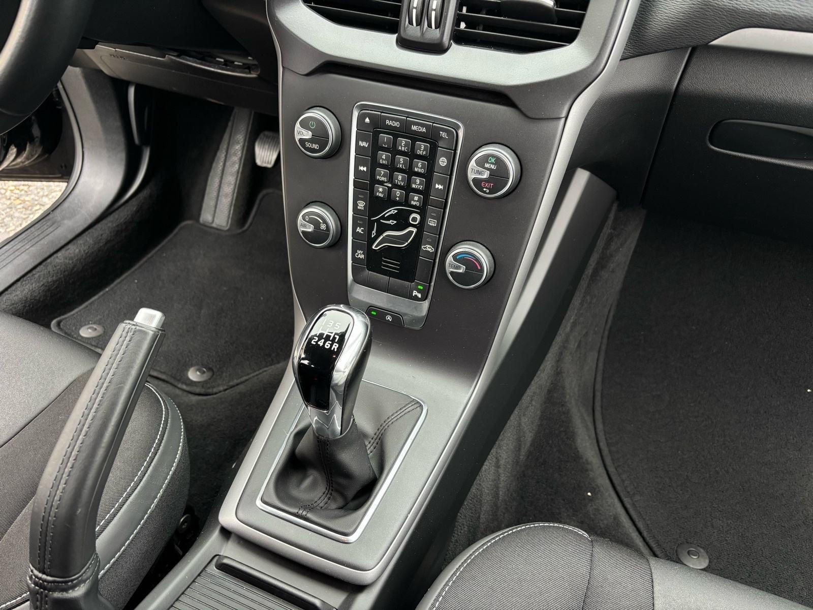 2019 Volvo V40 — fotografija 17