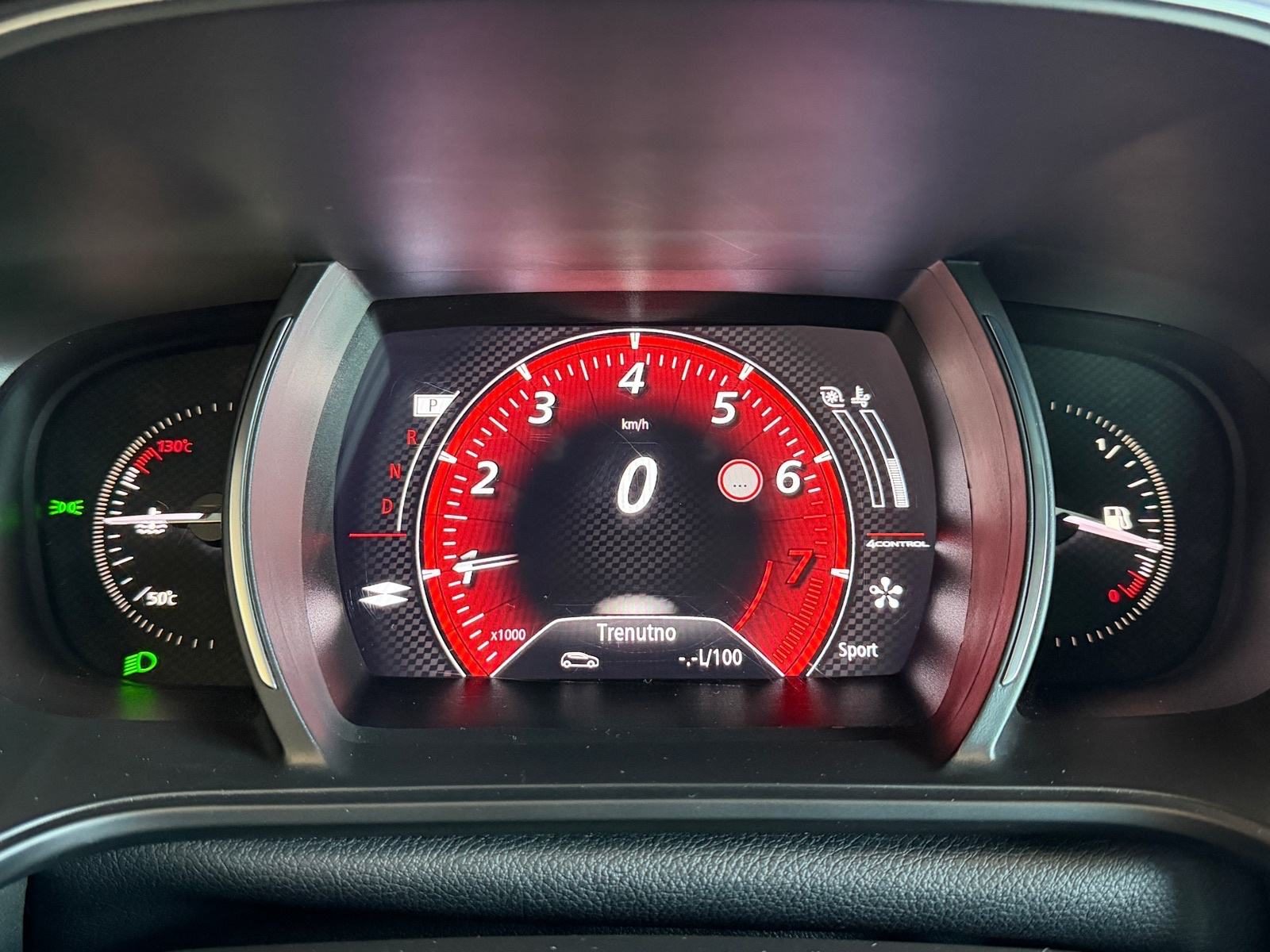 2019 Renault Megane — fotografija 16