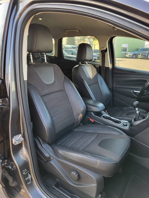 2016 Ford Kuga — sličica 13
