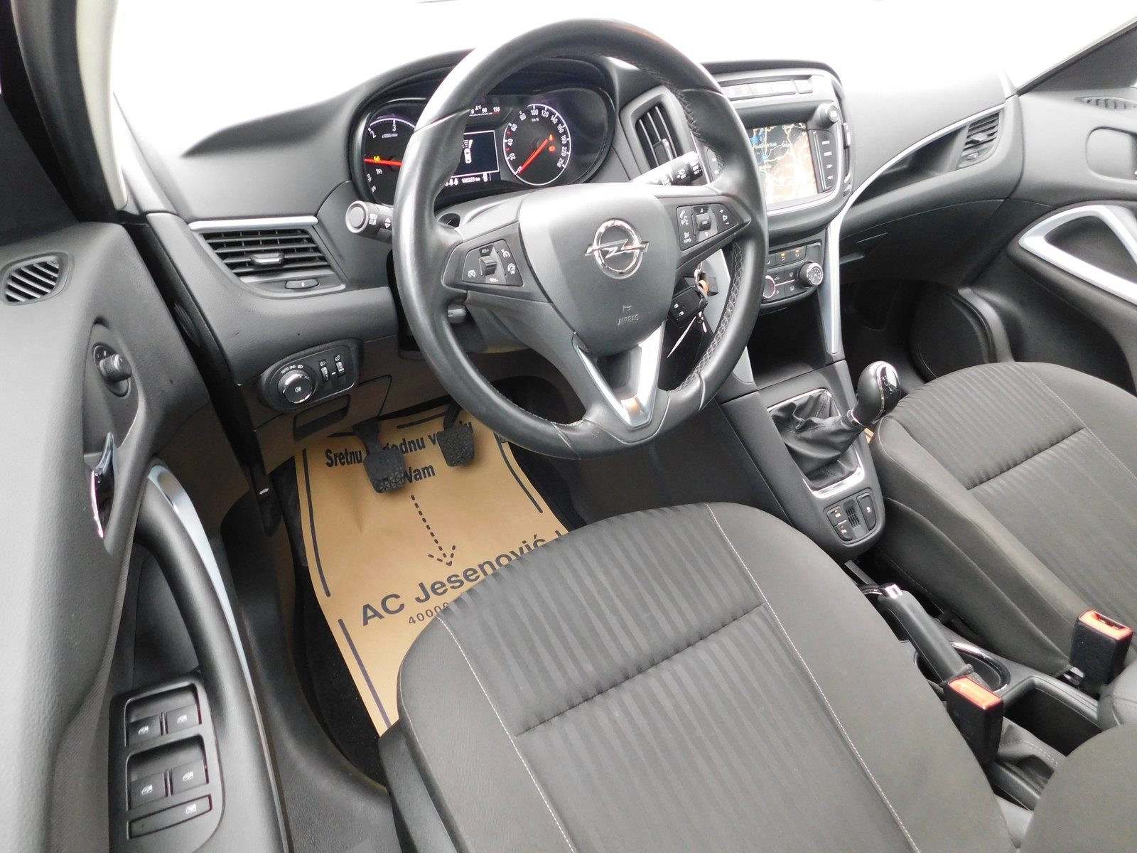 2017 Opel Zafira — fotografija 8