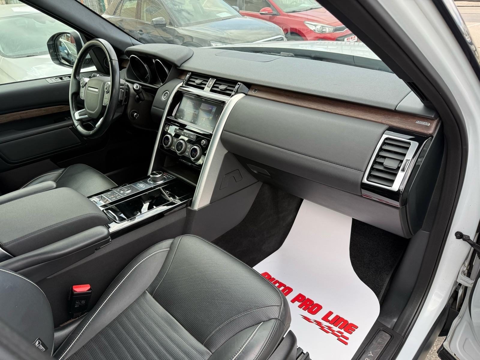 2018 Land Rover Discovery — fotografija 12