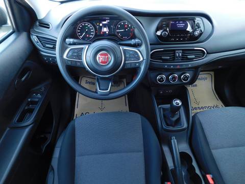 2022 Fiat Tipo — sličica 9