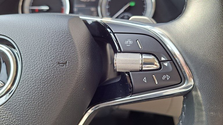 2021 Škoda Superb — fotografija 18