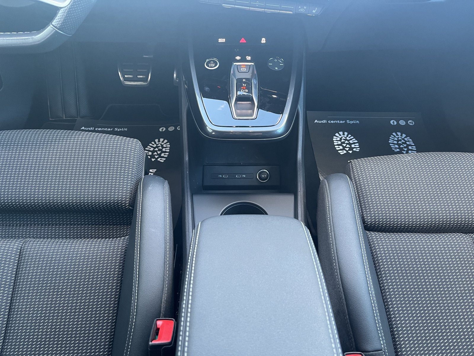 2022 Audi Q4 Sportback e-tron S line — fotografija 13