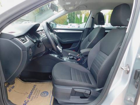 2017 Škoda Octavia — sličica 7