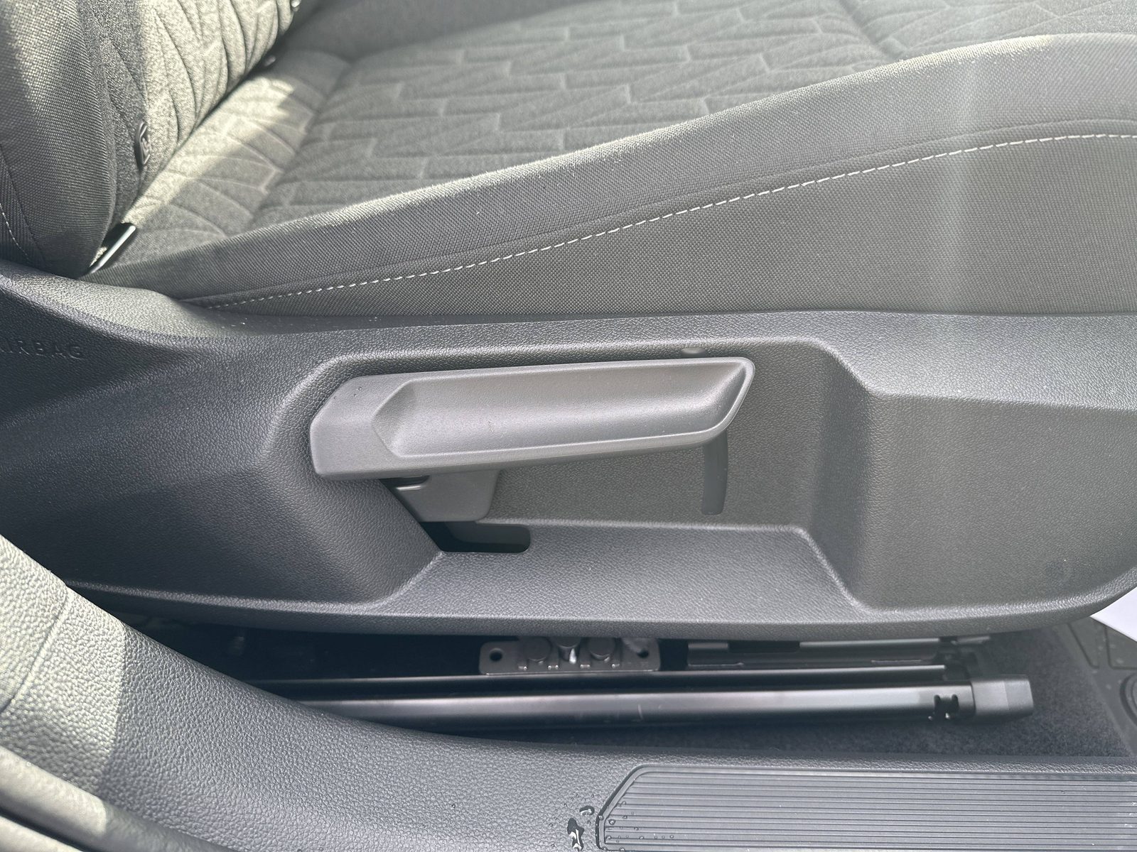 2025 Volkswagen Golf — fotografija 21