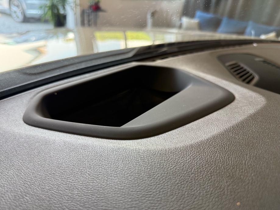 2020 BMW Serija 5 — fotografija 11