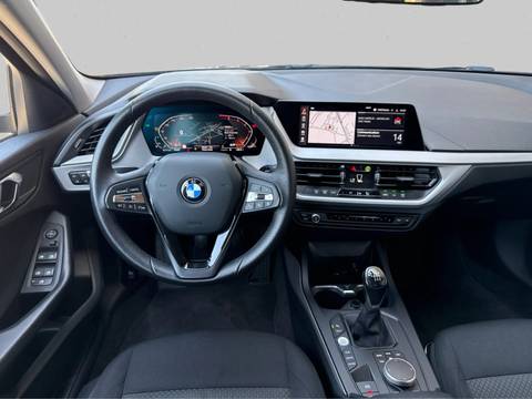 2022 BMW Serija 1 — sličica 10