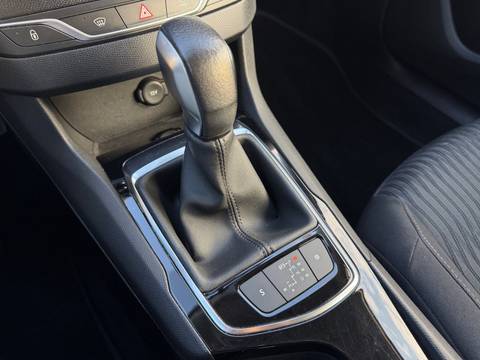 2017 Peugeot 308 — sličica 10