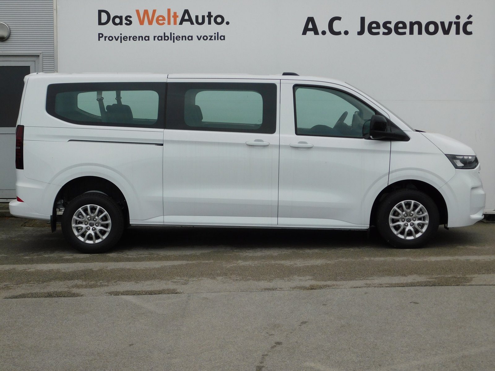 2025 Volkswagen Caravelle — fotografija 4