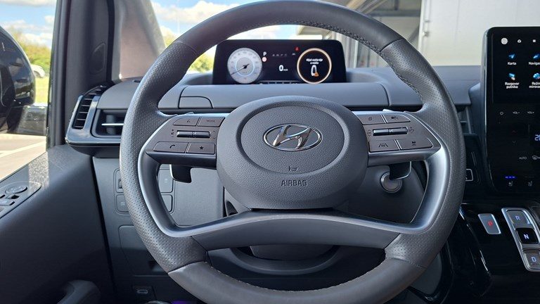 2023 Hyundai Staria — fotografija 22