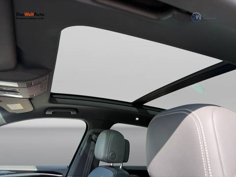 2023 Volkswagen Touareg R-Line — sličica 20