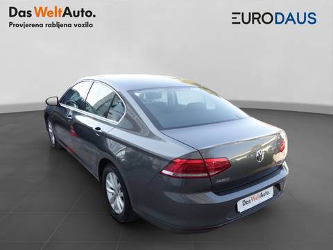 2017 Volkswagen Passat — sličica 7