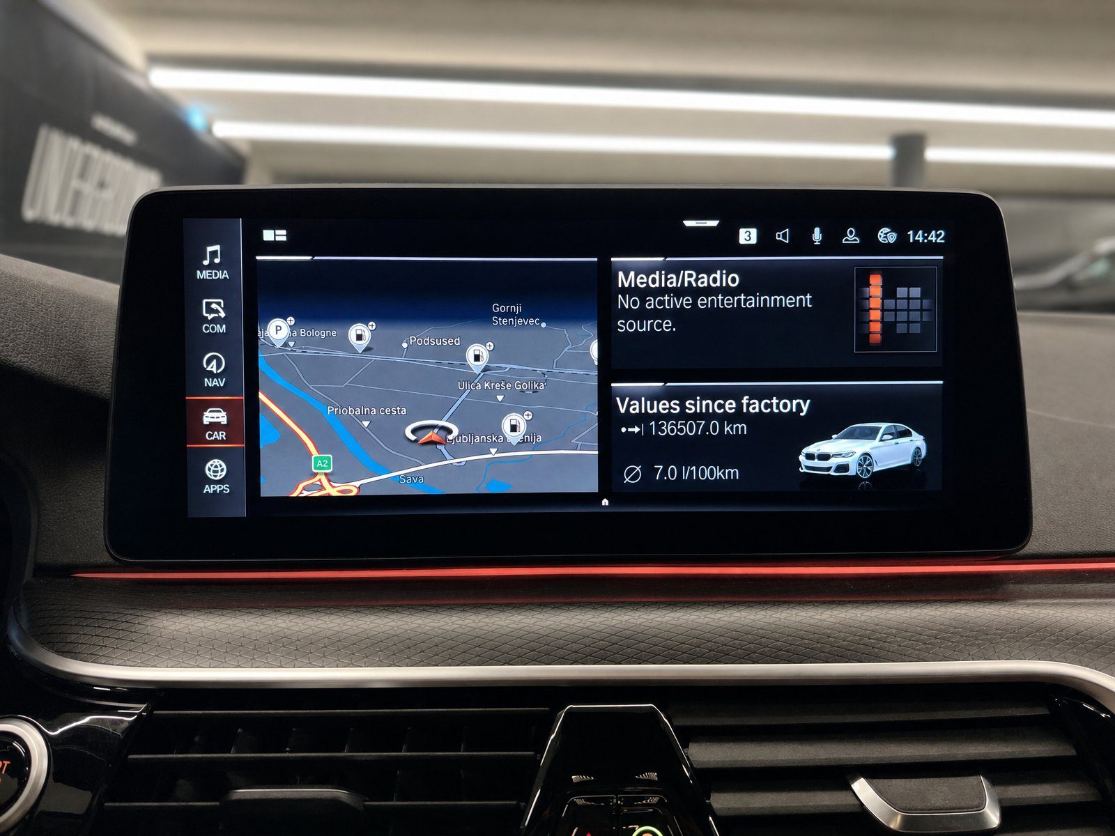 2021 BMW Serija 5 — fotografija 20