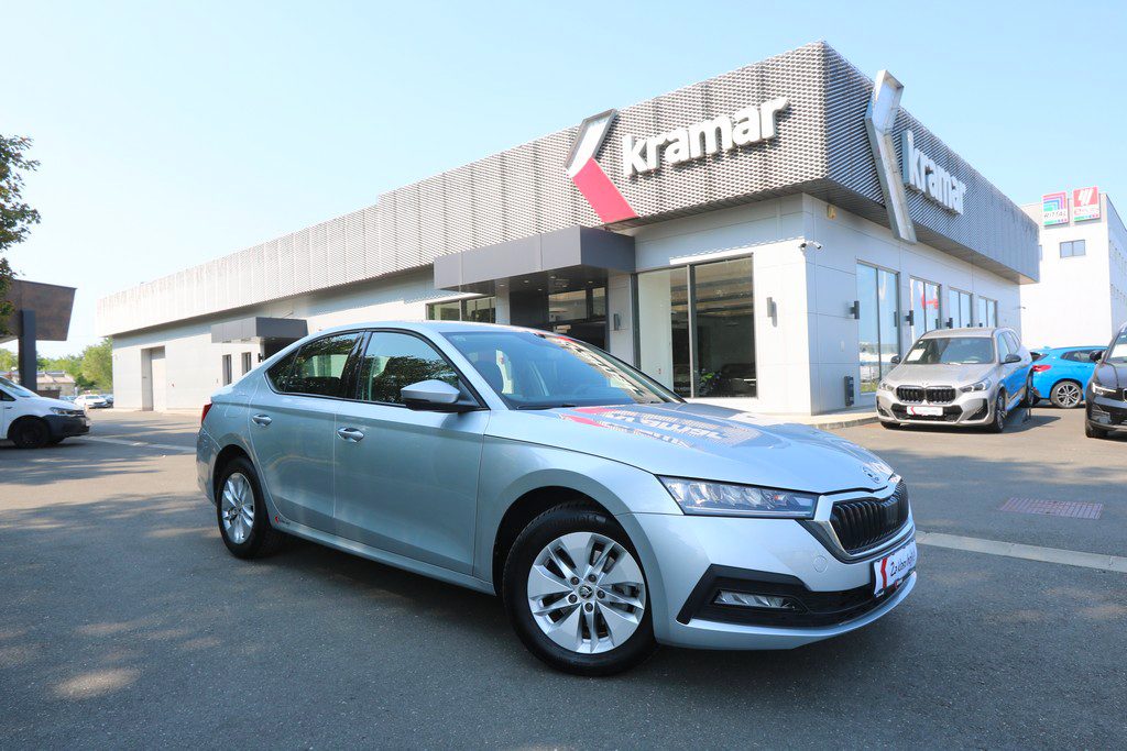 2021 Škoda Octavia — fotografija 12
