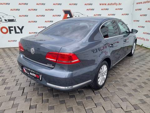 2015 Volkswagen Passat — sličica 8