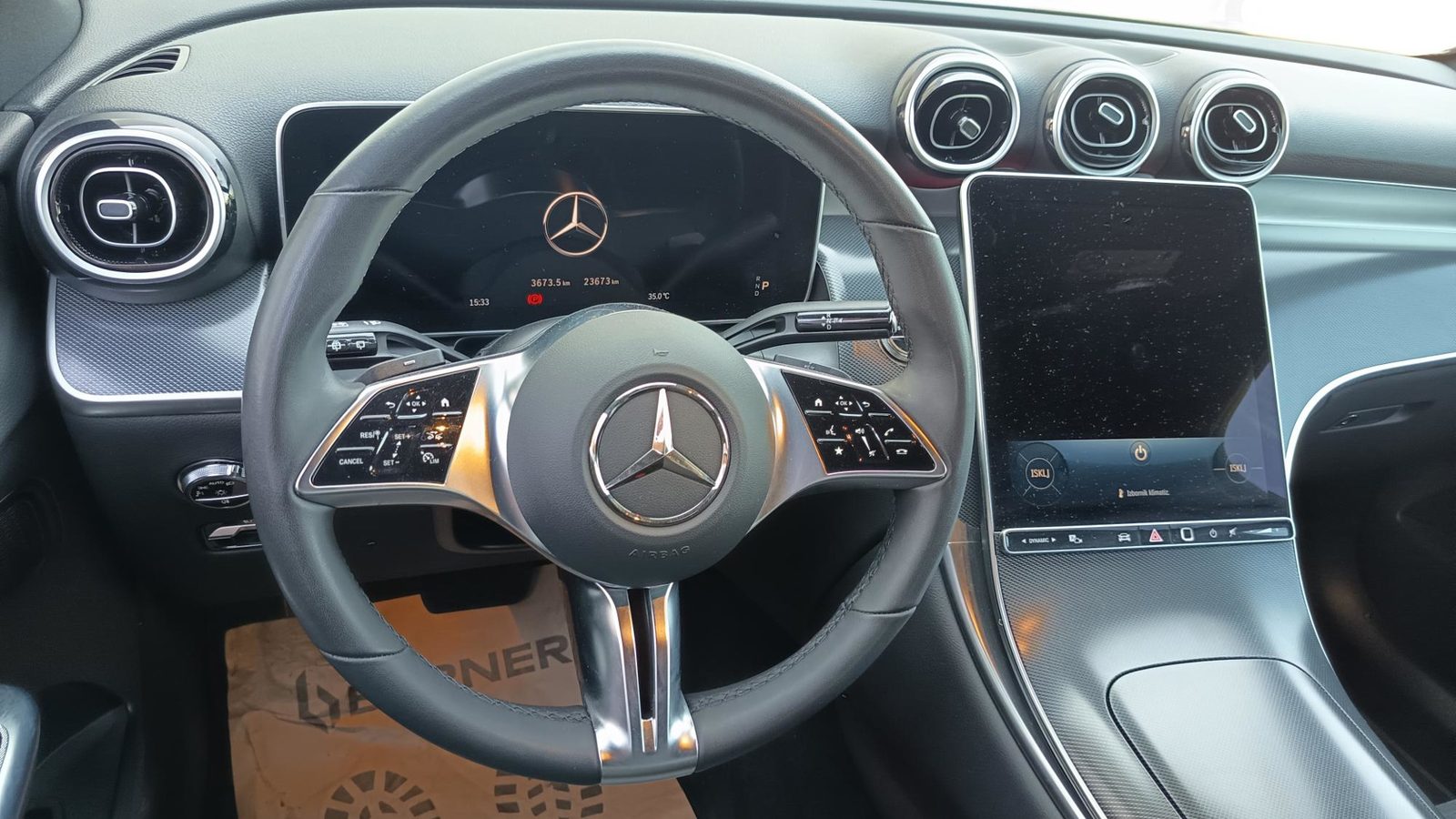 2025 Mercedes-Benz GLC Avantgarde — fotografija 13