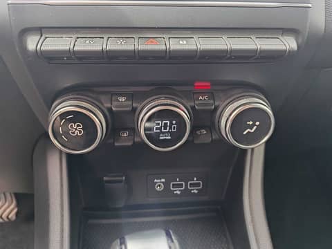 2022 Renault Captur — sličica 3