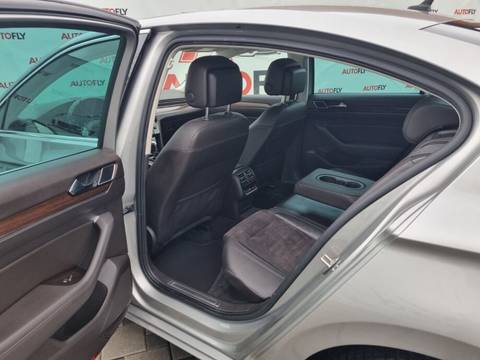 2015 Volkswagen Passat Highline — sličica 14