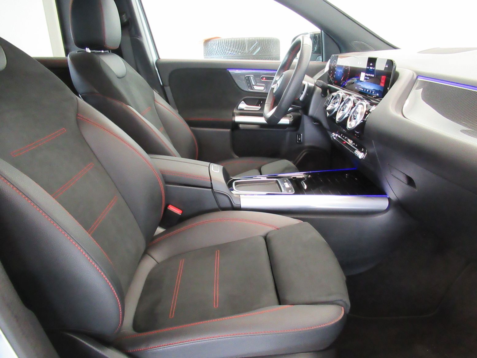 2025 Mercedes-Benz GLA — fotografija 9