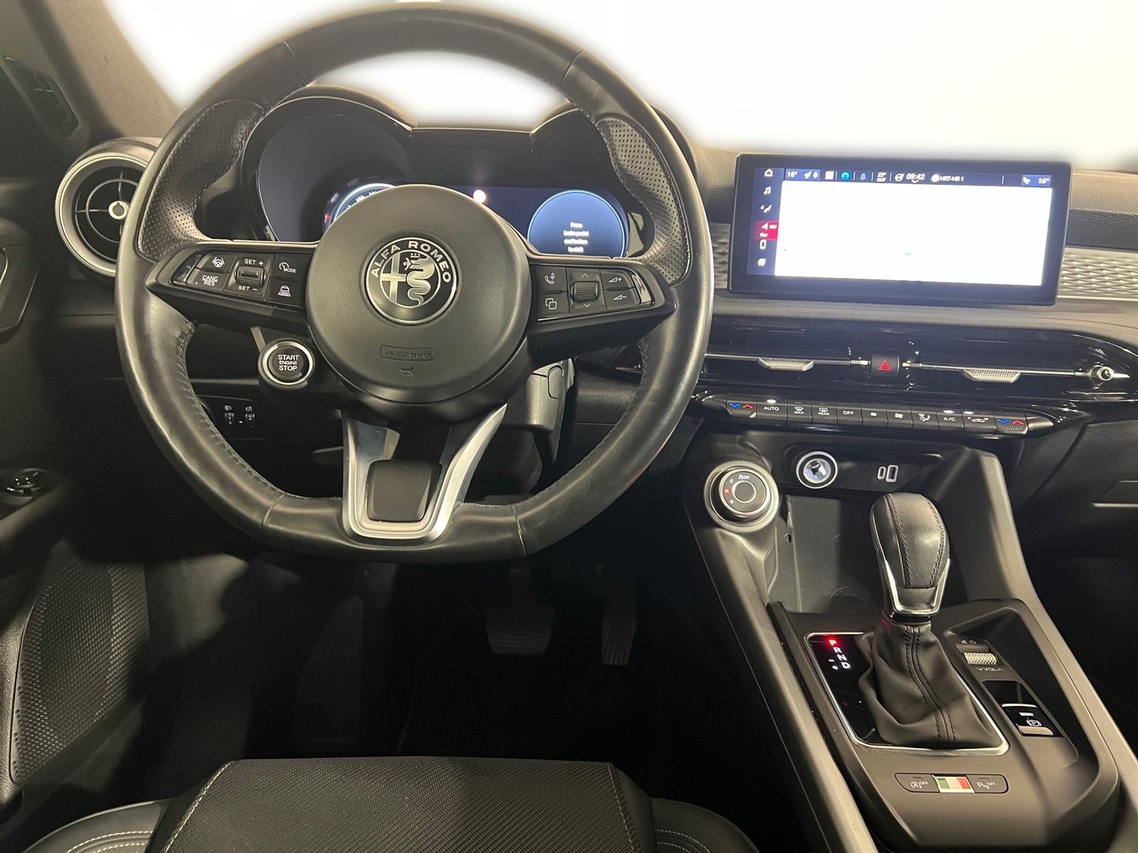 2023 Alfa Romeo Tonale — fotografija 15