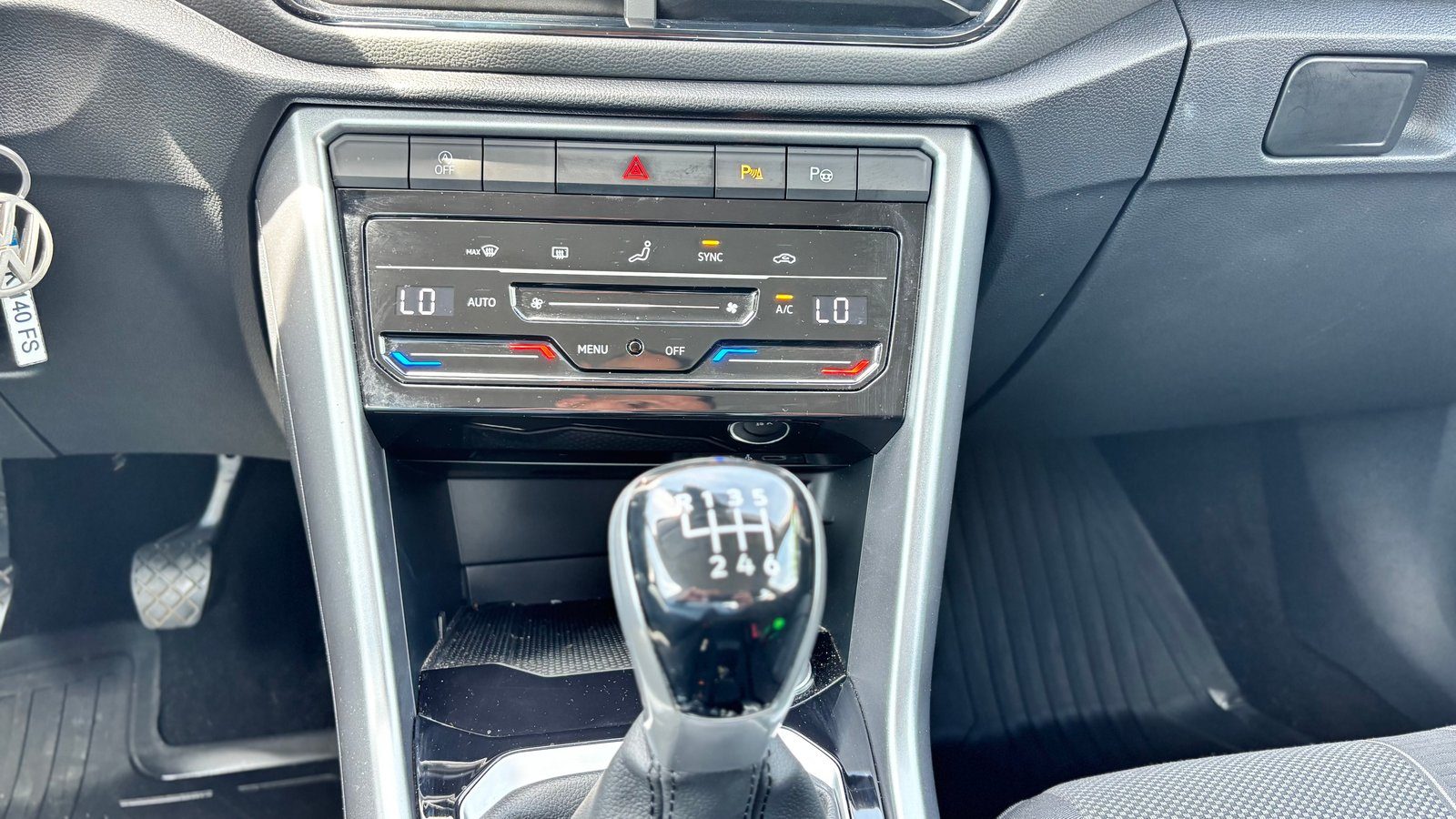 2022 Volkswagen T-Roc — fotografija 18