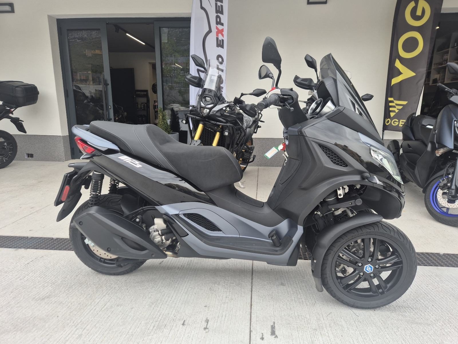 2023 Piaggio MP3 300 — fotografija 16