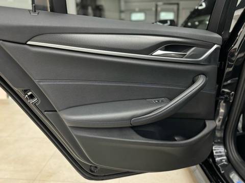 2021 BMW Serija 5 — sličica 14
