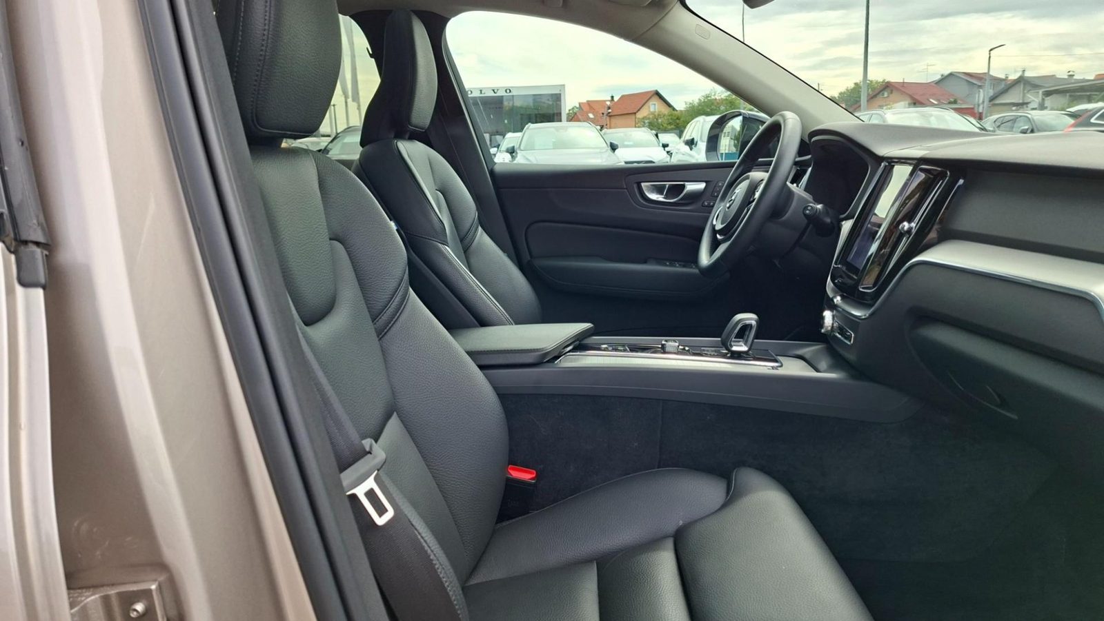 2023 Volvo XC60 — fotografija 5