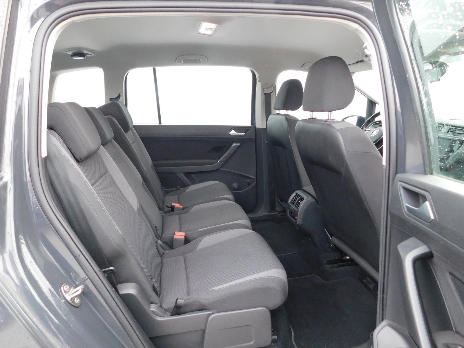 2018 Volkswagen Touran — fotografija 12