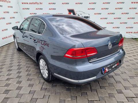 2015 Volkswagen Passat — sličica 6