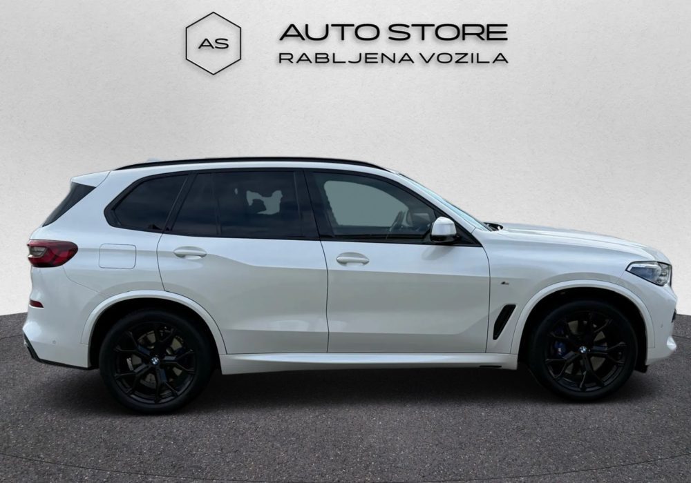 2021 BMW X5 M Sport — fotografija 12