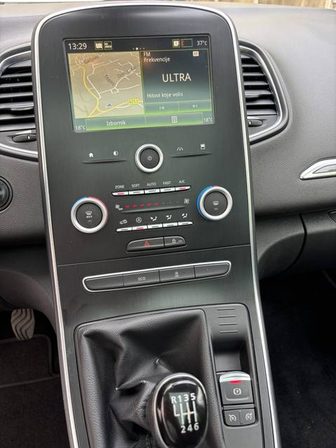 2016 Renault Scenic — sličica 28