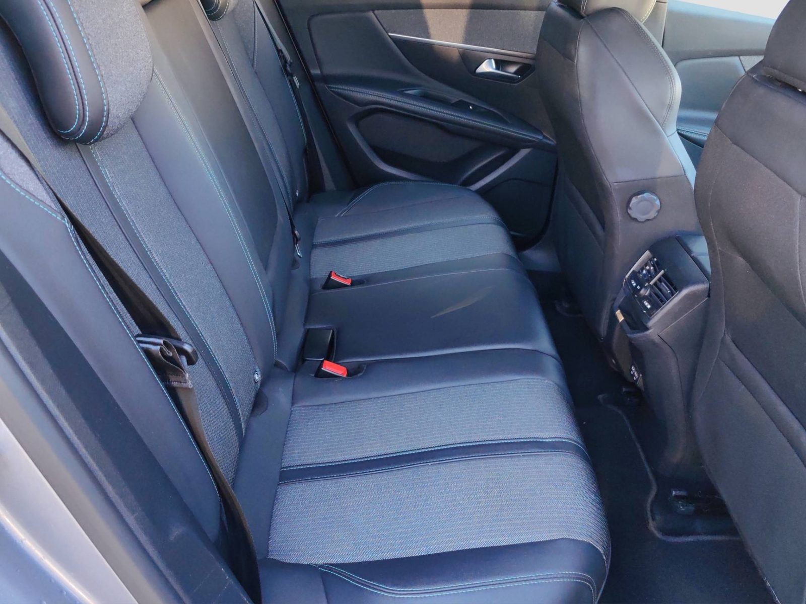2023 Peugeot 3008 — fotografija 19