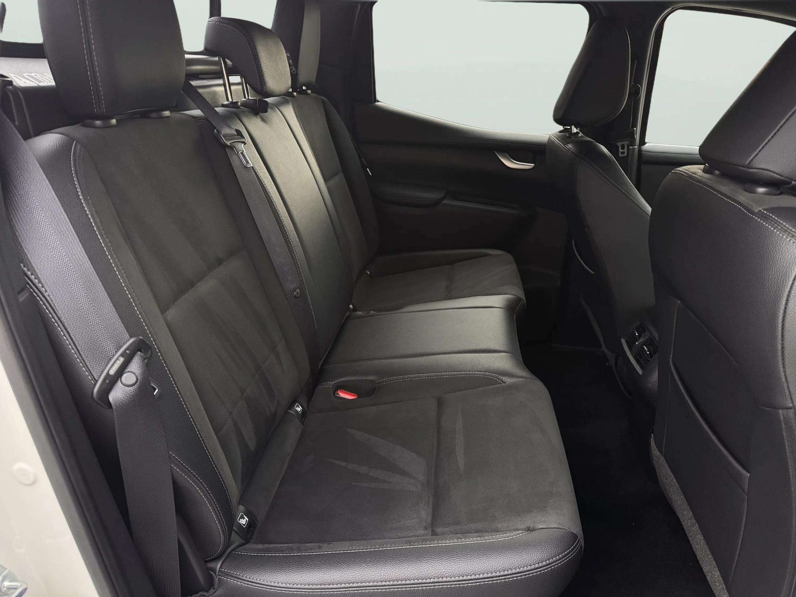 2018 Mercedes-Benz X-klasa — fotografija 11