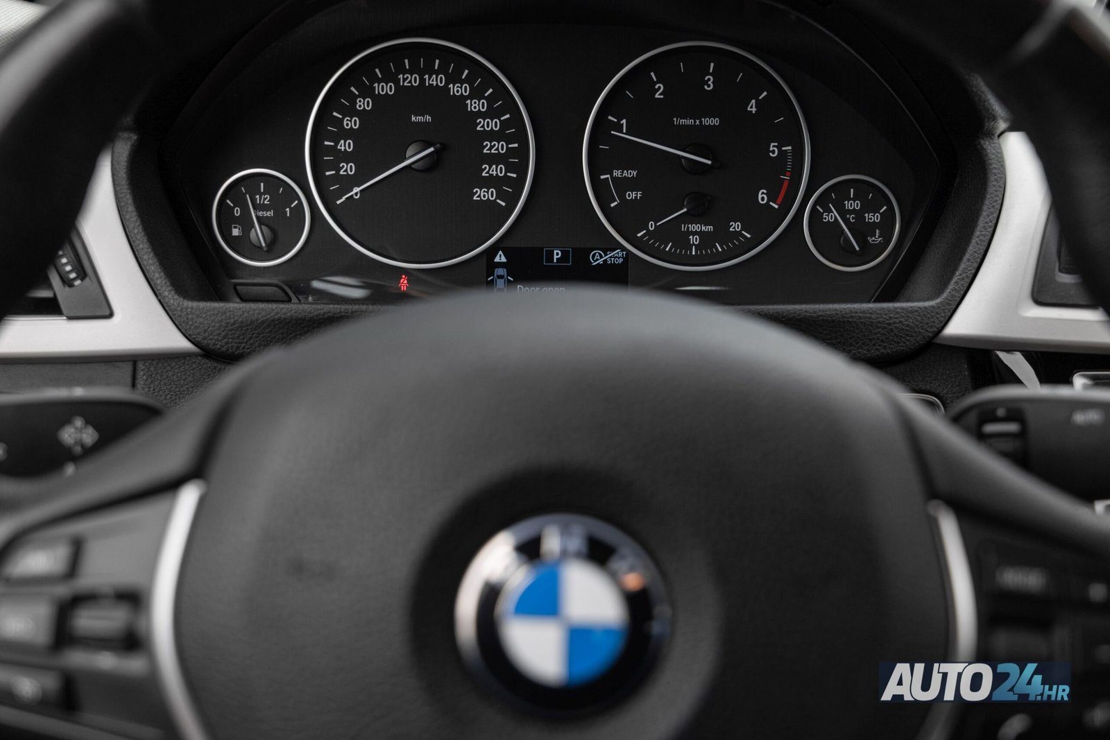 2018 BMW Serija 3 25 years — fotografija 15